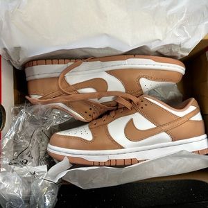 Size 8. 
BRAND NEW, from Goat. Nike Dunk low-NEVER WORN.the price is firm!